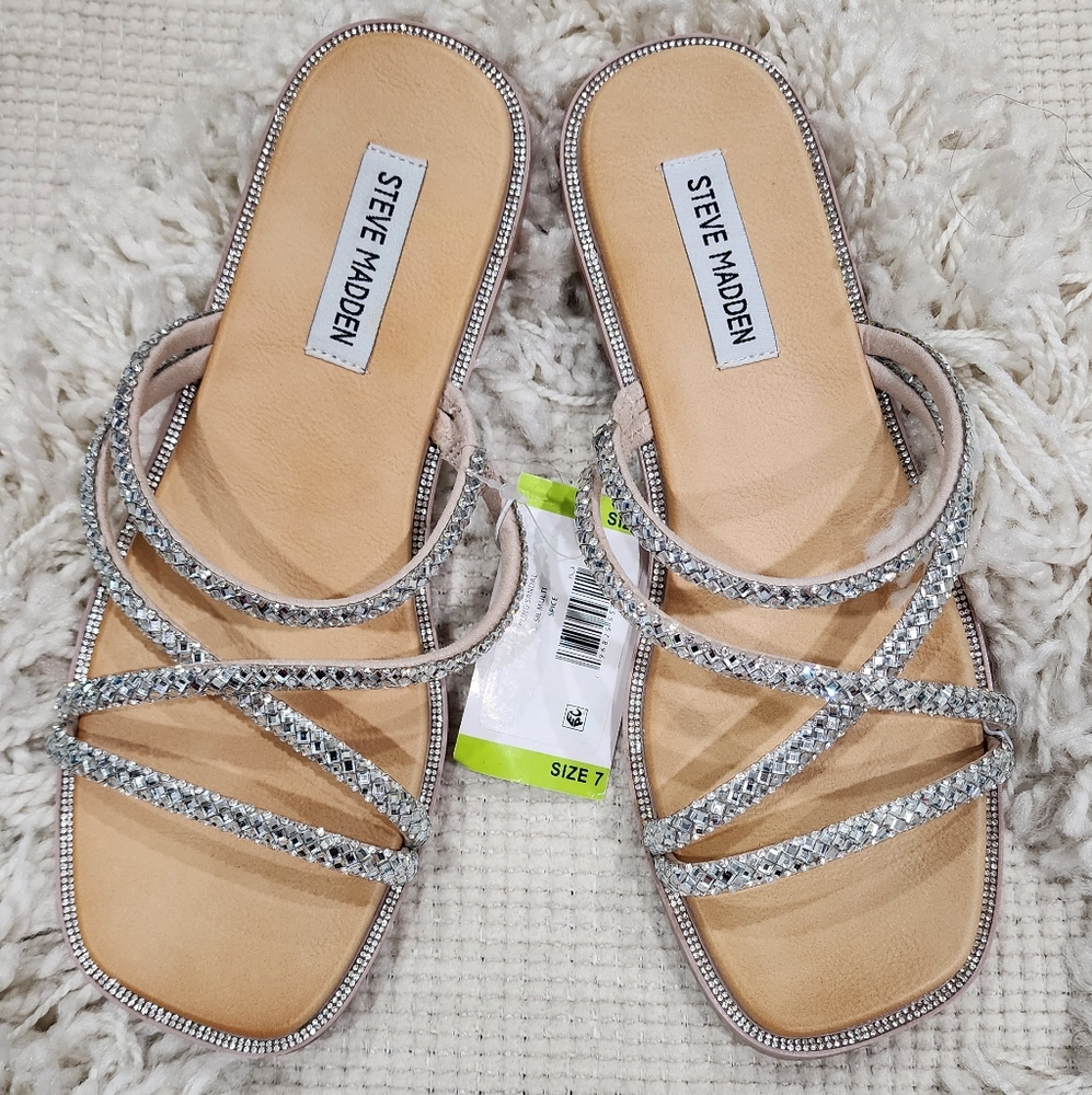 🆕️ Sz 7 womens Sparkly Steve Madden slippers